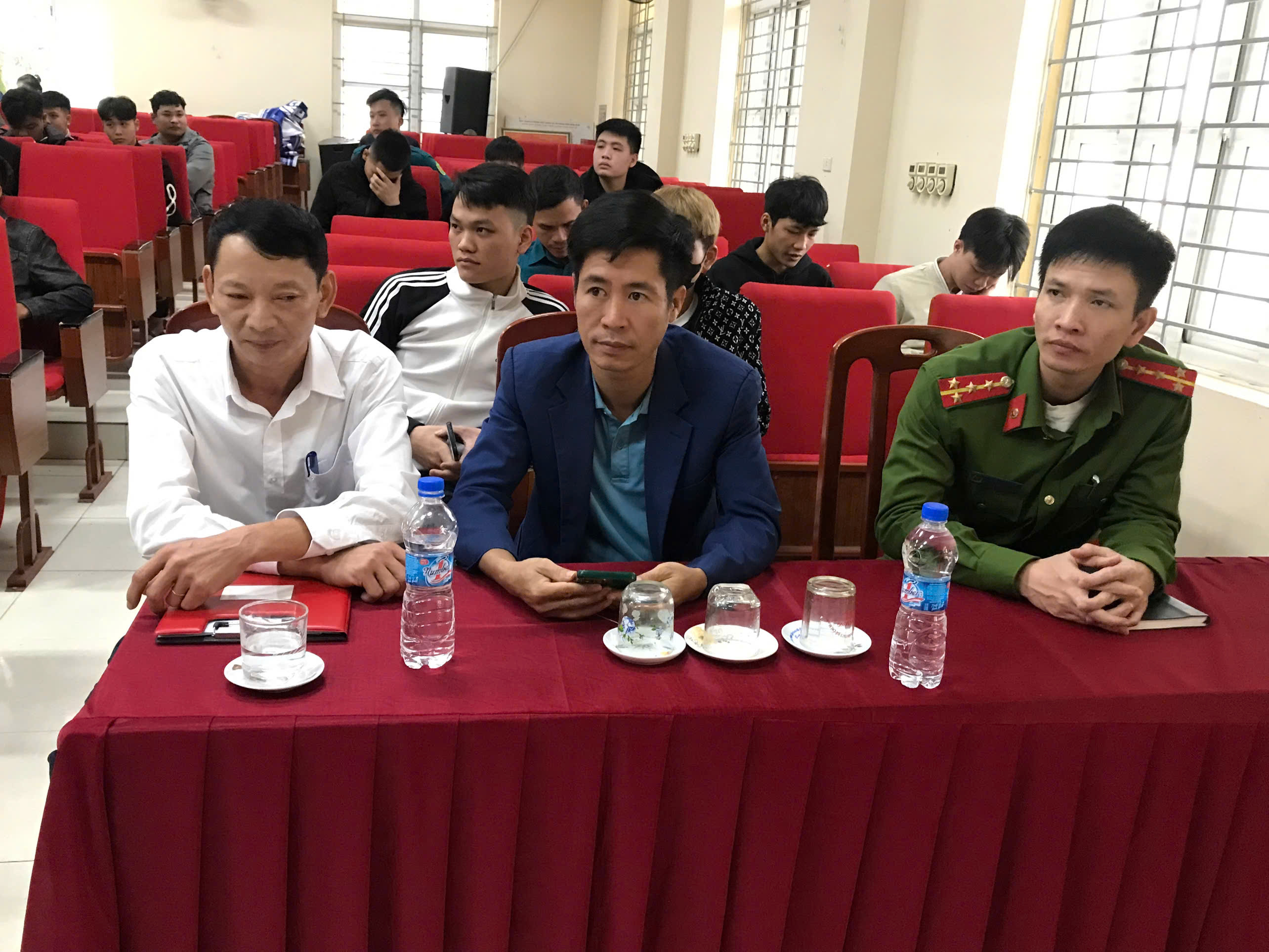 Anh-tin-bai