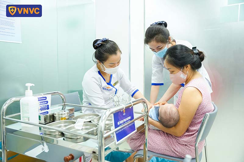 tiem-vac-xin-phong-bach-hau-cho-tre.jpg