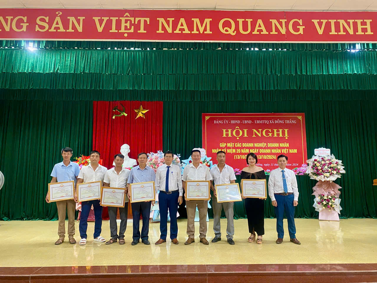 Anh-tin-bai