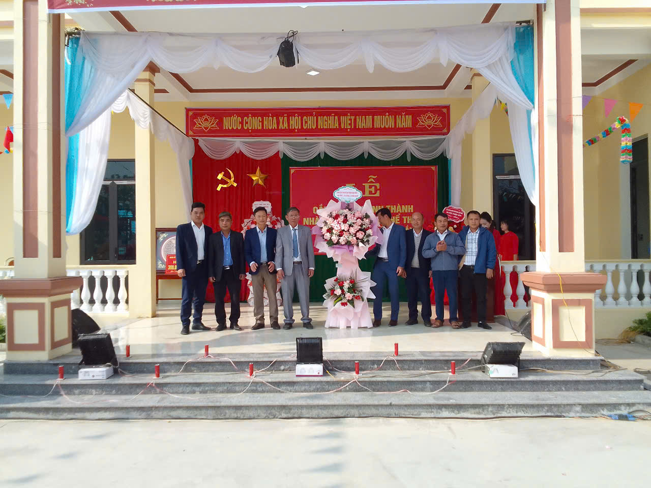Anh-tin-bai
