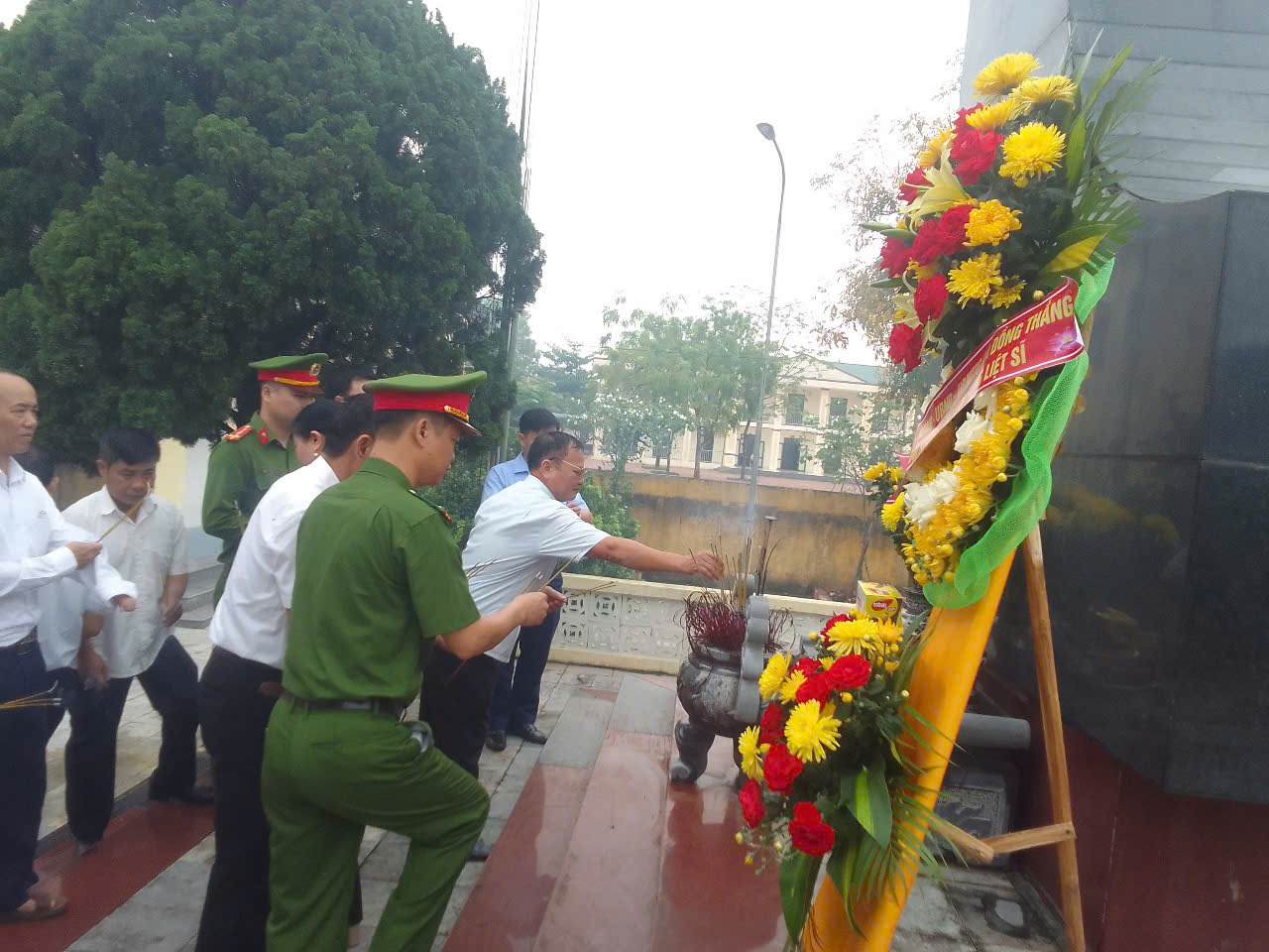 Anh-tin-bai