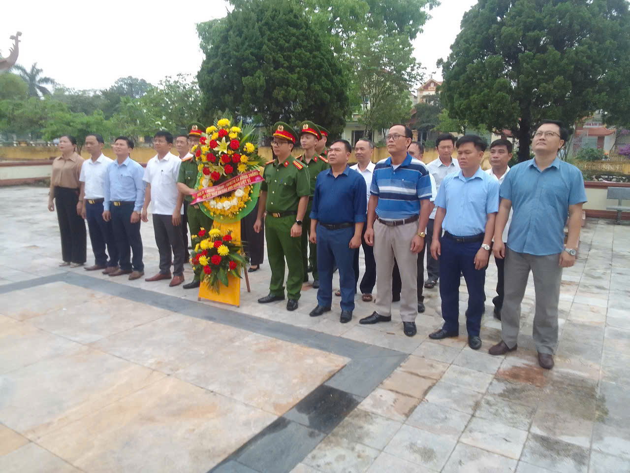 Anh-tin-bai