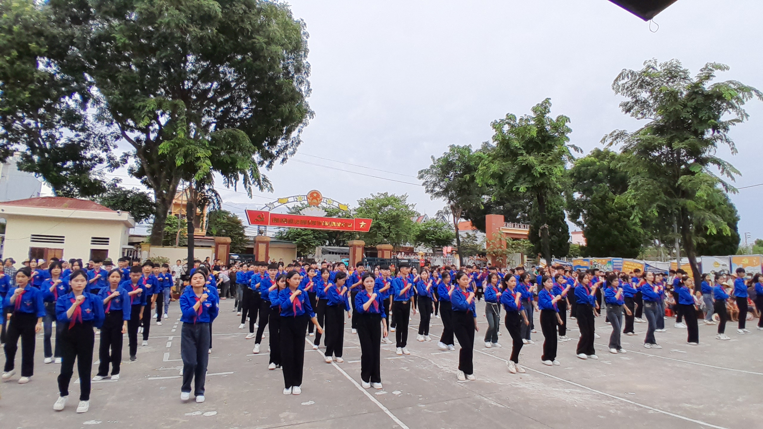 Anh-tin-bai