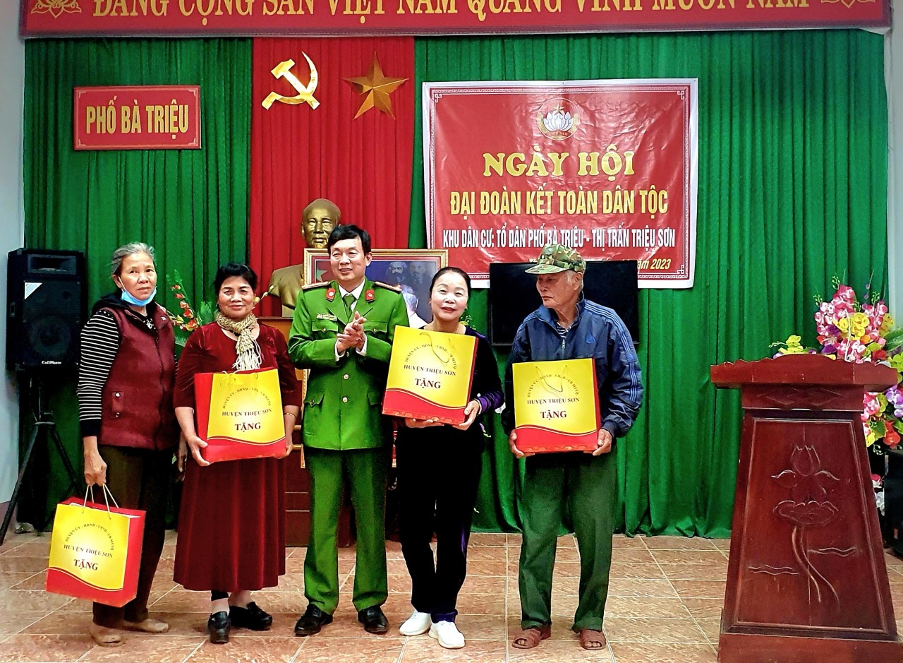 z4889500414797_bb653806e0699636deb5a2f8623d3c14.jpg
