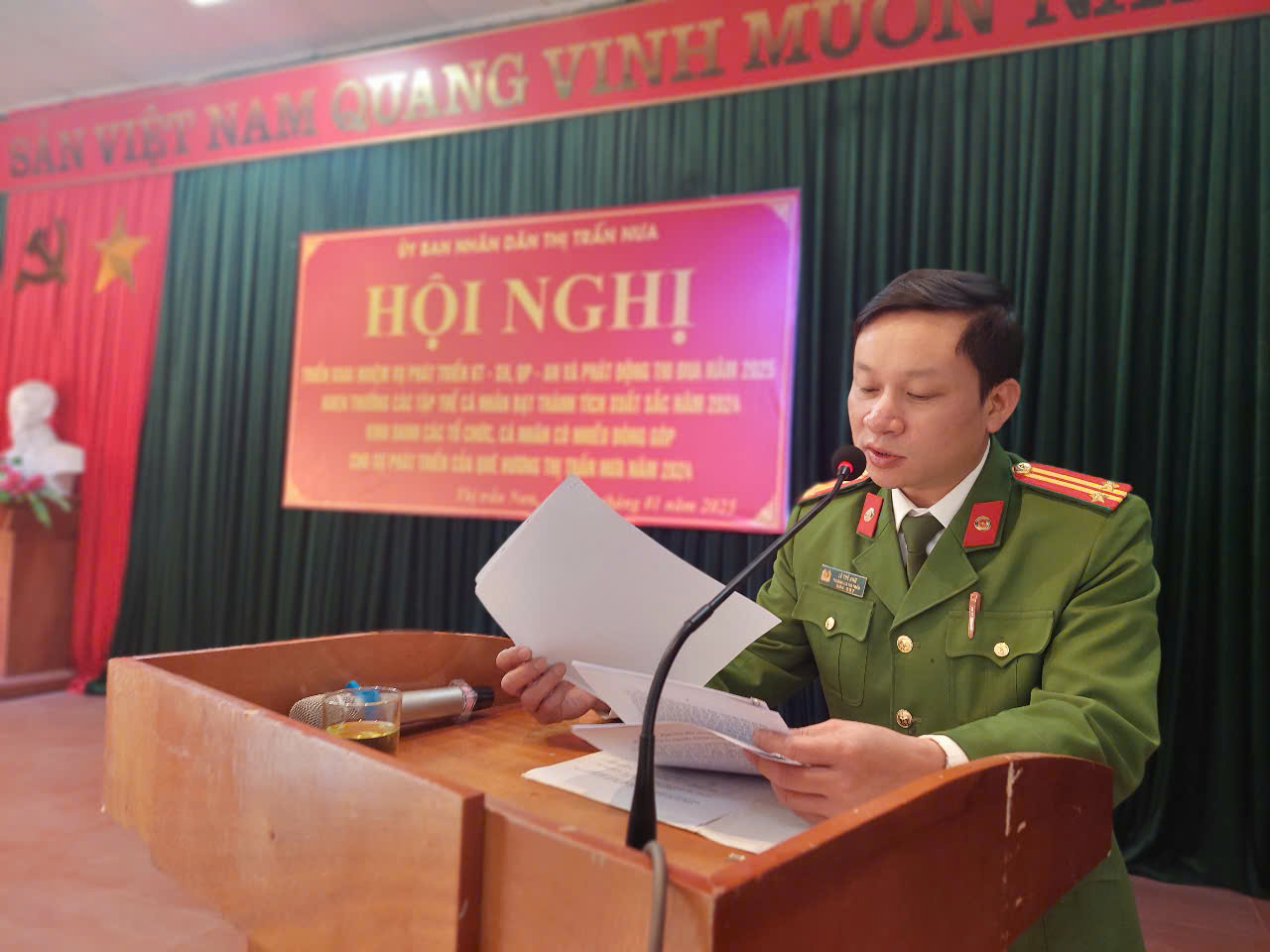 Anh-tin-bai