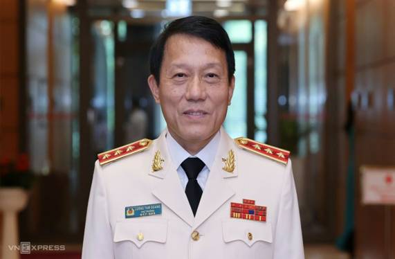 https://i1-vnexpress.vnecdn.net/2024/06/06/quang-jpeg-1717663656-4341-1717664247.jpg?w=0&h=0&q=100&dpr=2&fit=crop&s=yq8-Sgrr9XlfNuj2vR7dzg