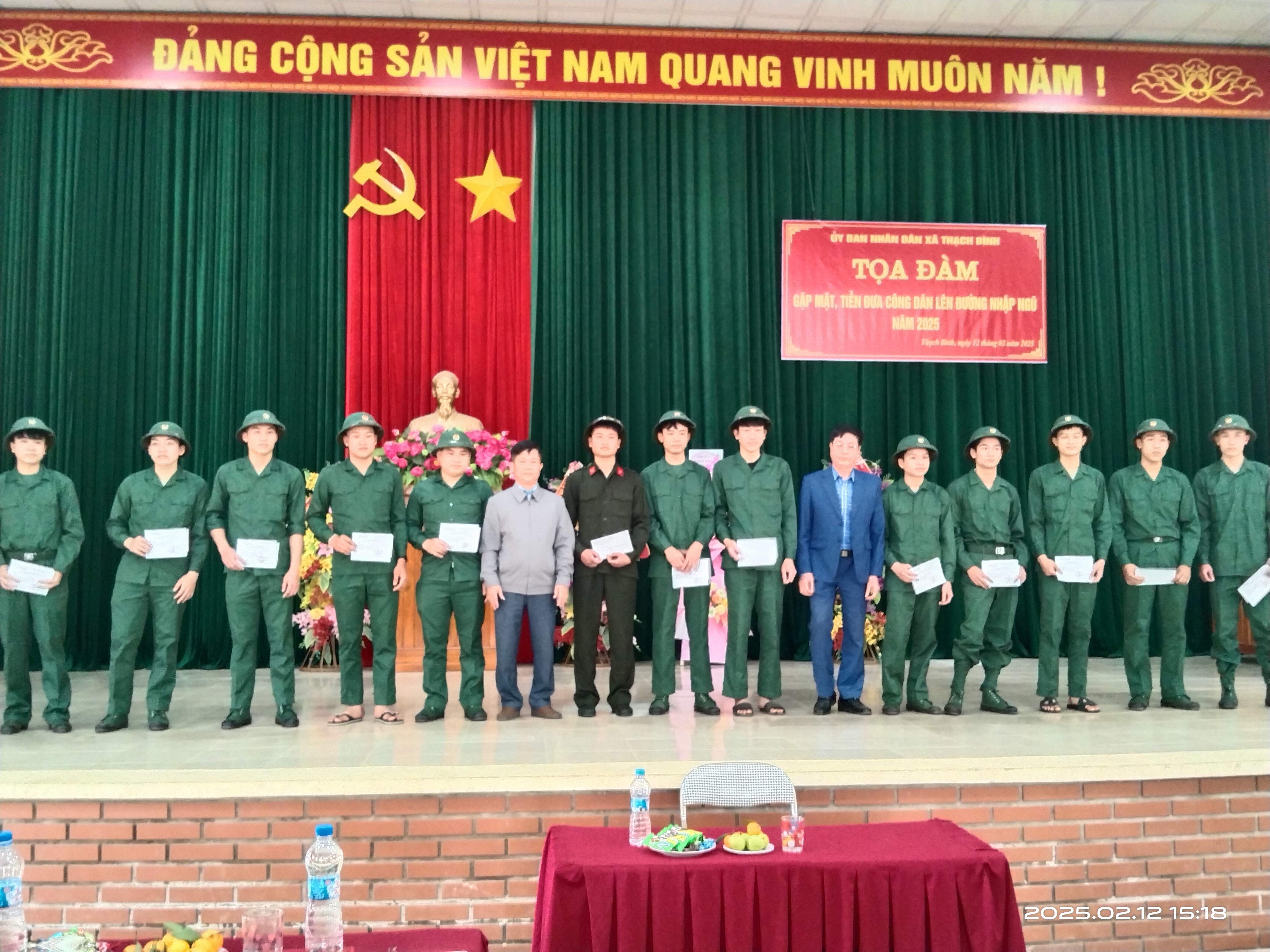 Tọa đàm, gặp mặt thanh niên lên đường nhập ngũ năm 2025
