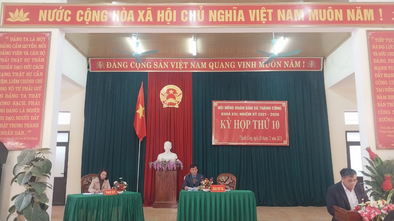 Ảnh họp HĐND.jpg