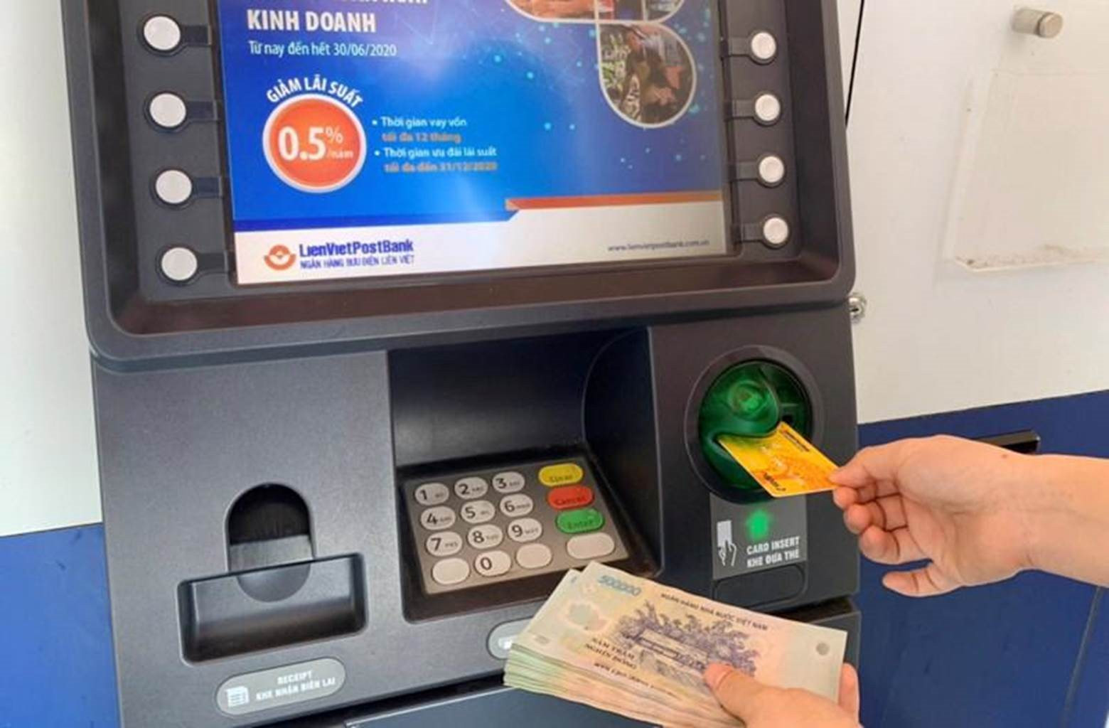 Thực hiện triển khai chi trả lương hưu và trợ cấp Bảo hiểm xã hội  qua phương thức thanh toán không dùng tiền mặt