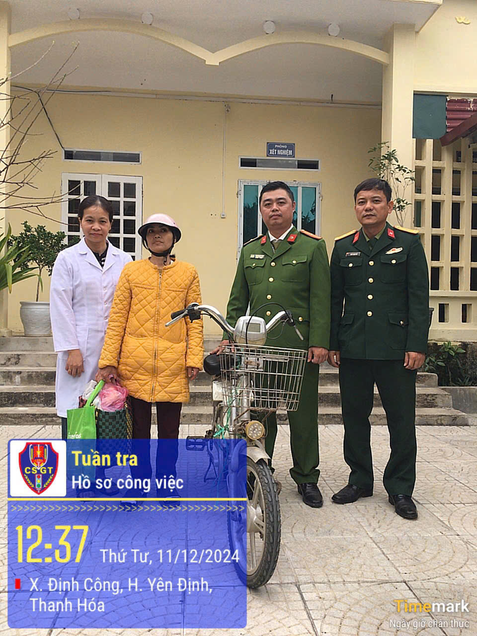 CÔNG AN XÃ ĐỊNH CÔNG “TRÁCH NHIỆM, TẬN TỤY GIÚP ĐỠ NGƯỜI DÂN GÓP PHẦN TÔ THẮM THÊM HÌNH ẢNH ĐẸP VỀ NGƯỜI CHIẾN SĨ CÔNG AN THANH HÓA TRONG LÒNG NHÂN DÂN”