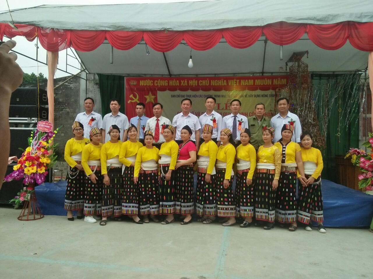 Thôn Thành Hạ, xã Tân Thành long trọng tổ chức lễ đón nhận danh hiệu thôn đạt chuẩn nông thôn mới (NTM) năm 2021
