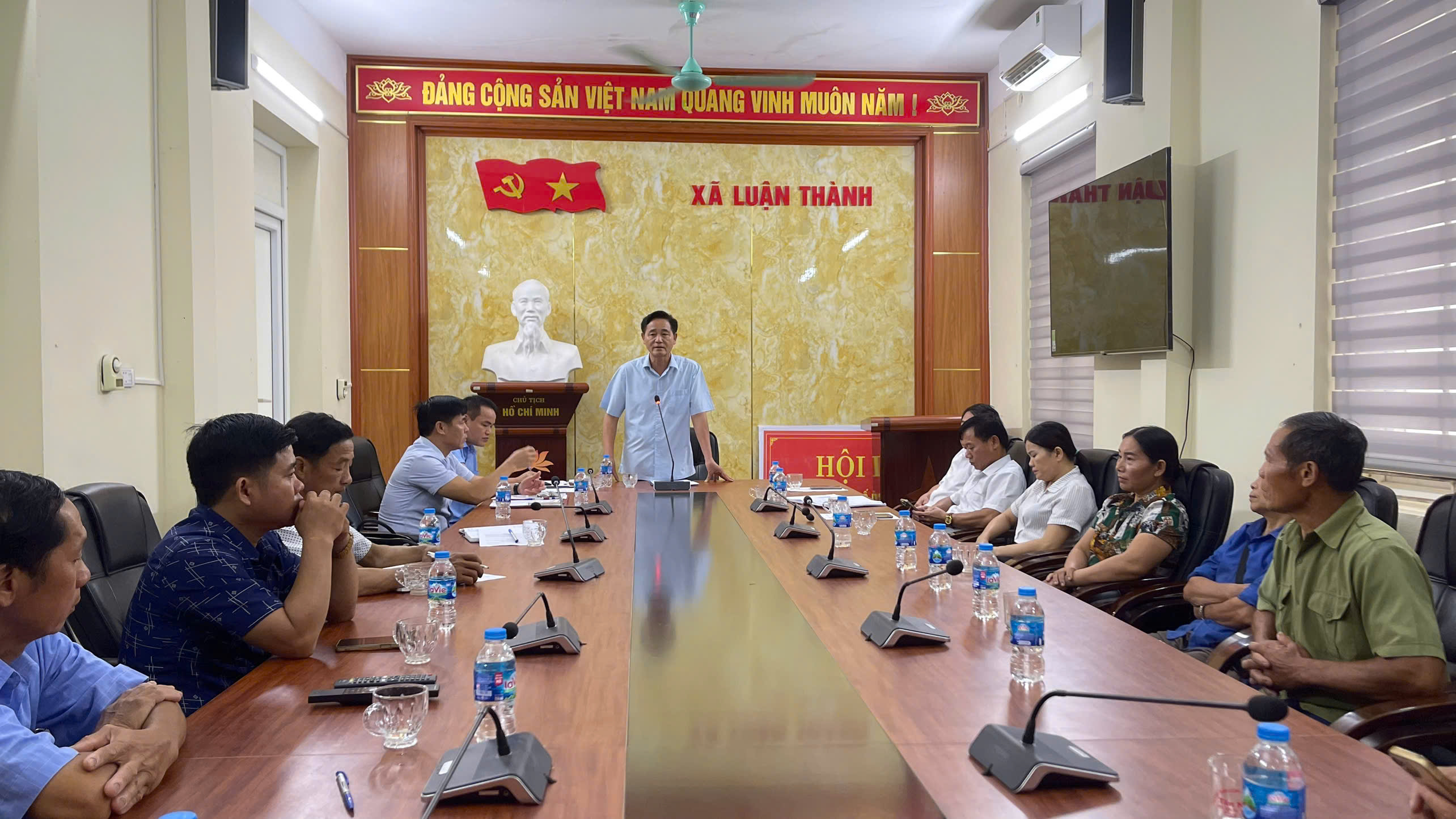 Hội nghị bàn giao thôn Hợp Nhất, Luận Khê cho xã Luận Thành