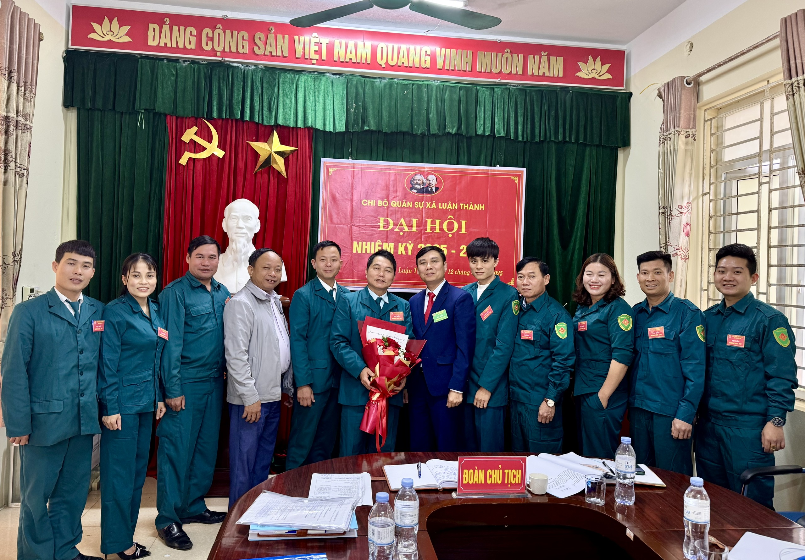 CHI BỘ QUÂN SỰ XÃ LUẬN THÀNH TỔ CHỨC ĐẠI HỘI CHI BỘ NHIỆM KỲ 2025-2027