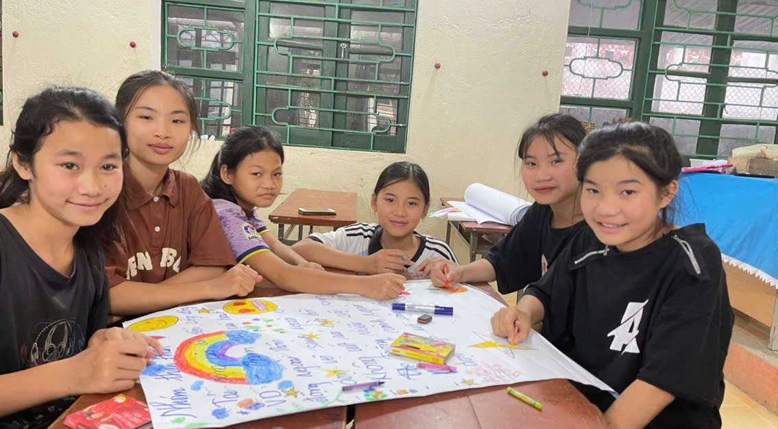 C:\Users\NHUNG NGUYEN\Desktop\thảo  luận nhóm.jpg