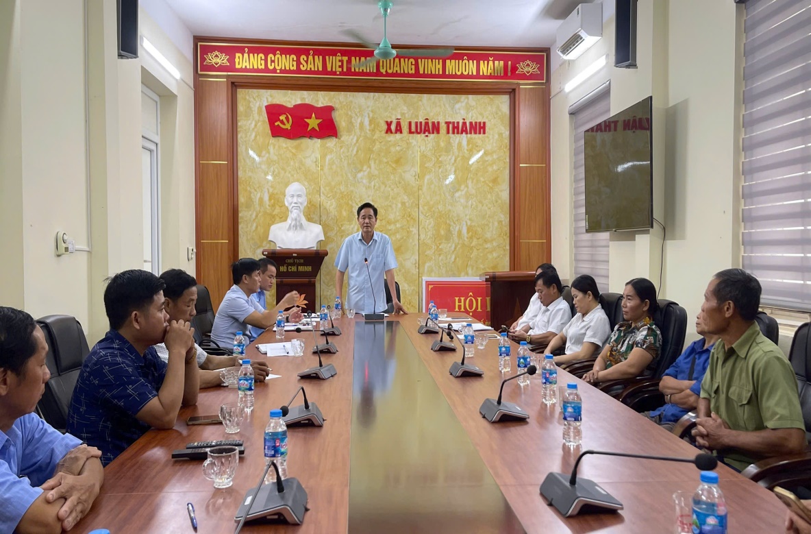 C:\Users\NHUNG NGUYEN\Desktop\ông Đứng.jpg