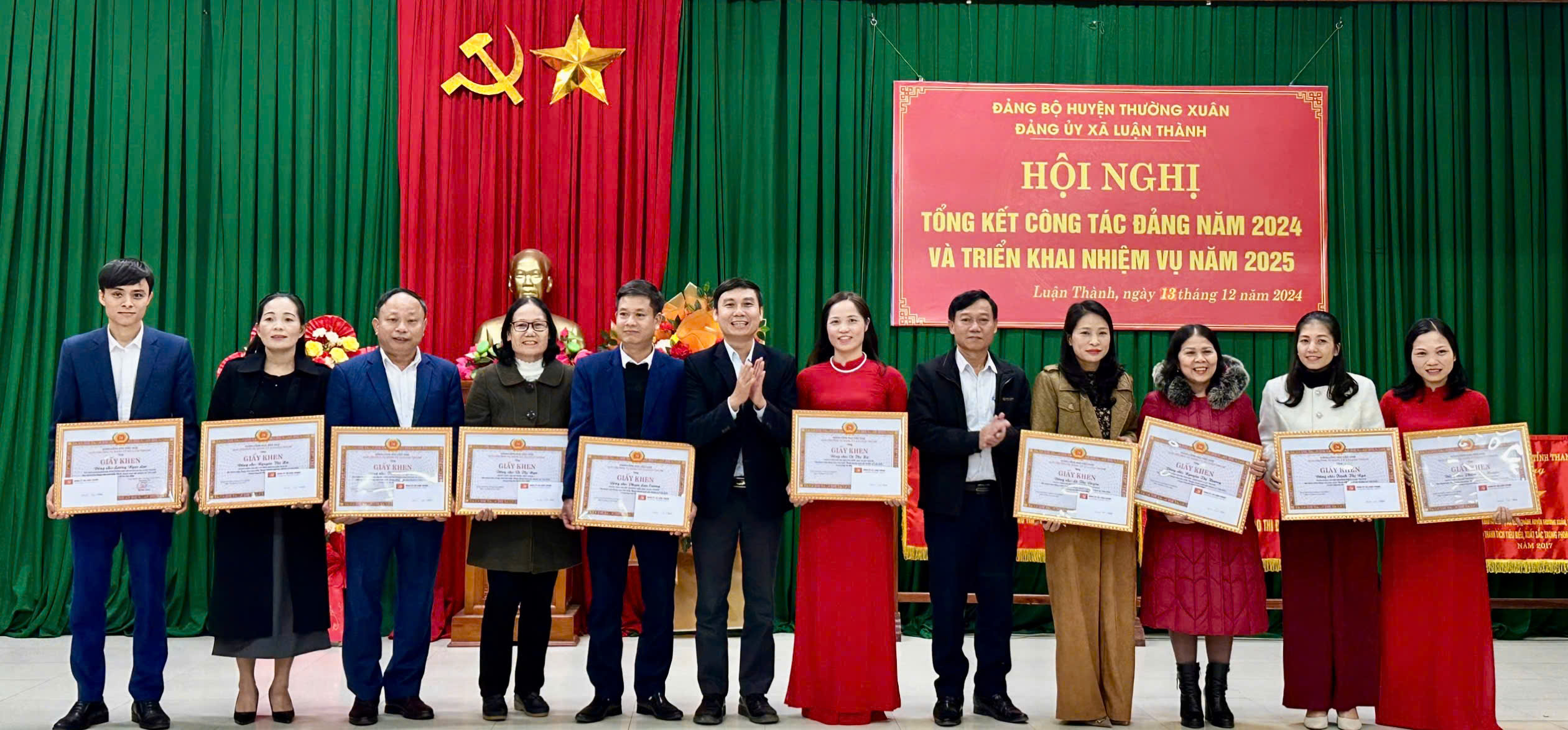 LUẬN THÀNH TỔ CHỨC HỘI NGHỊ TỔNG KẾT CÔNG TÁC ĐẢNG NĂM 2024, TRIỂN KHAI NHIỆM VỤ NĂM 2025