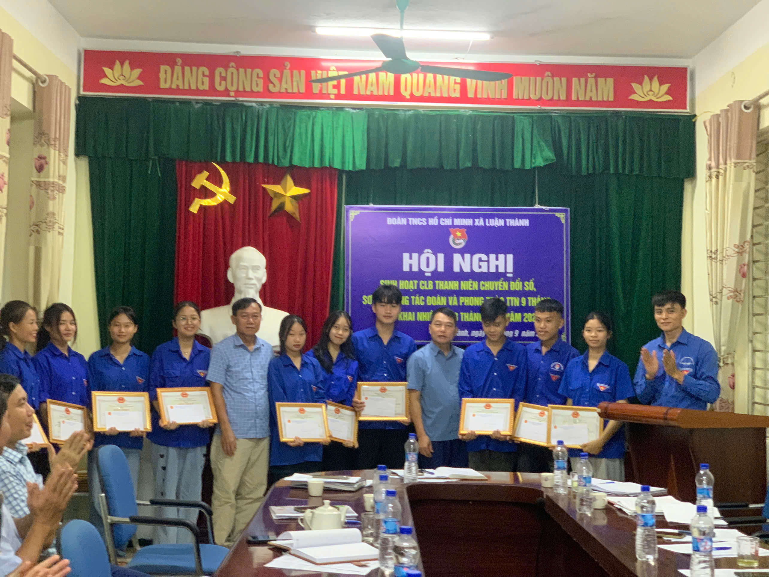Sơ kết công tác Đoàn và phong trào thanh thiếu nhi 9 tháng, triển khai nhiệm vụ 3 tháng cuối năm 2024 và sinh hoạt câu lạc bộ chuyển đổi số xã Luận Thành.