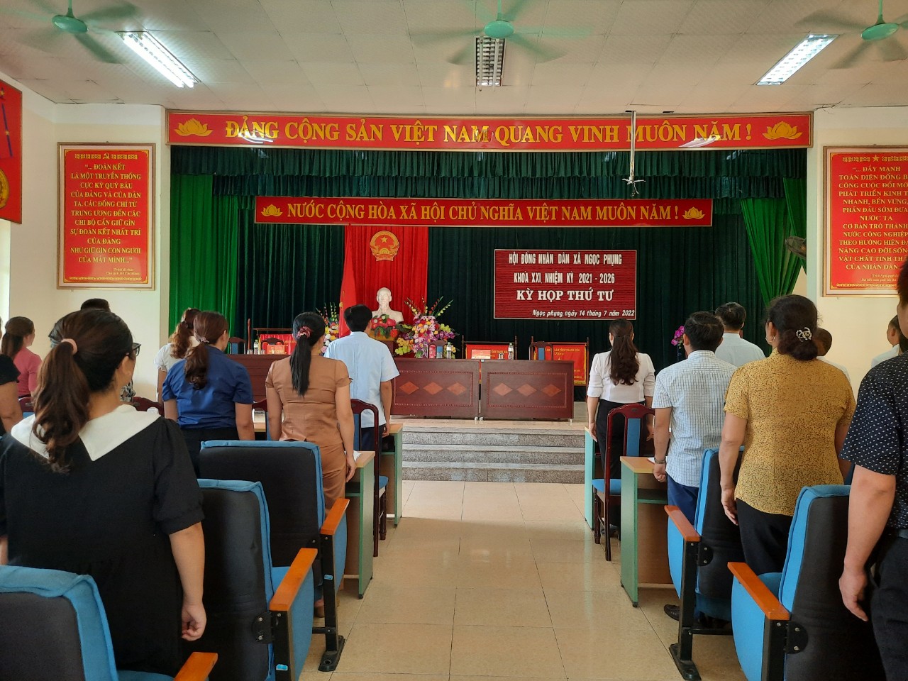 Anh chao co.jpg