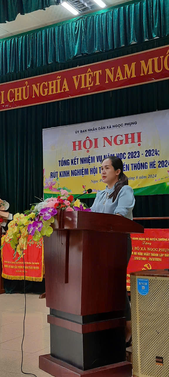 bí thư phát biểu.jpg