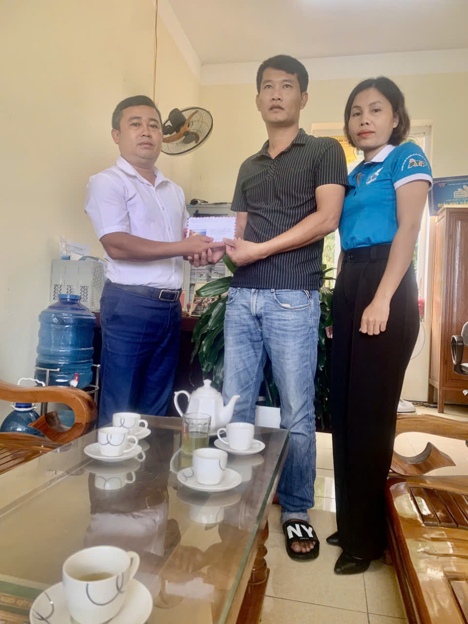 ủng hộ toán.jpg