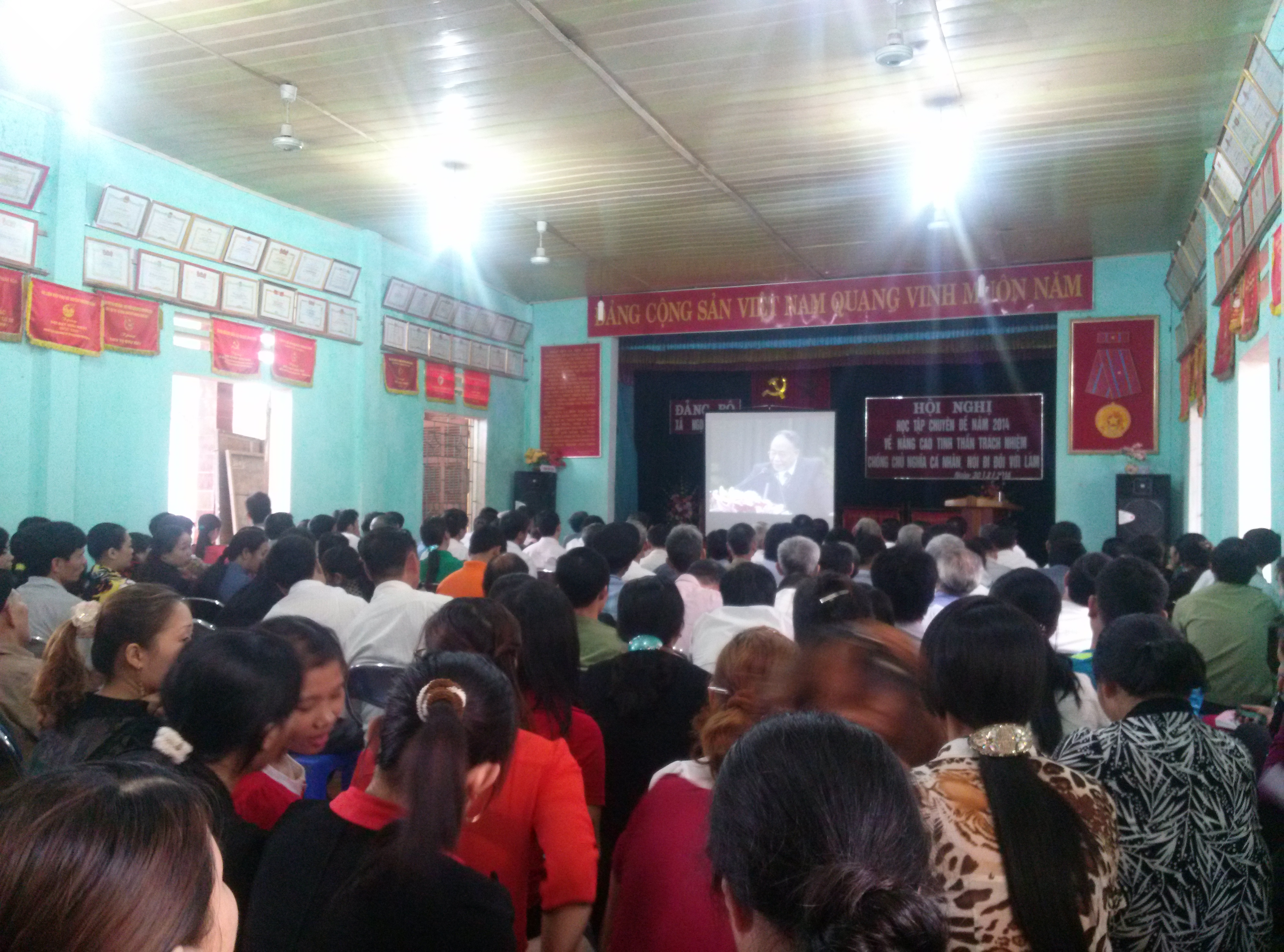 Hội nghị chuyên đề năm 2014: “Học tập và làm theo tấm gương đạo đức Hồ Chí Minh.