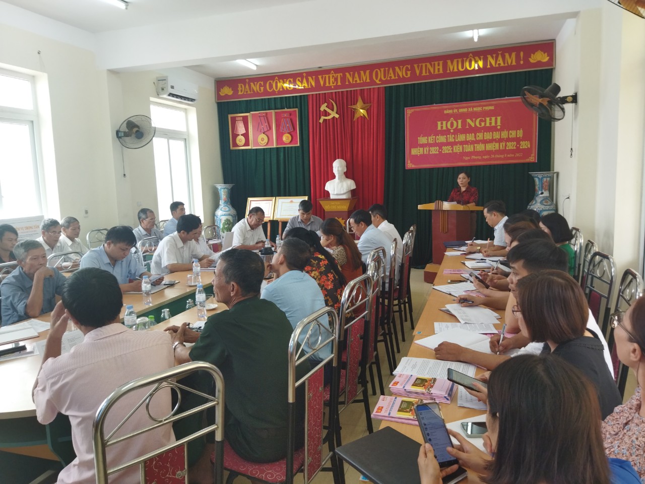 Hội nghị tổng kết công tác lãnh đạo, chỉ đạo đại hội chi bộ nhiệm kỳ 2022-2025, kiện toàn thôn nhiệm kỳ 2022-2024