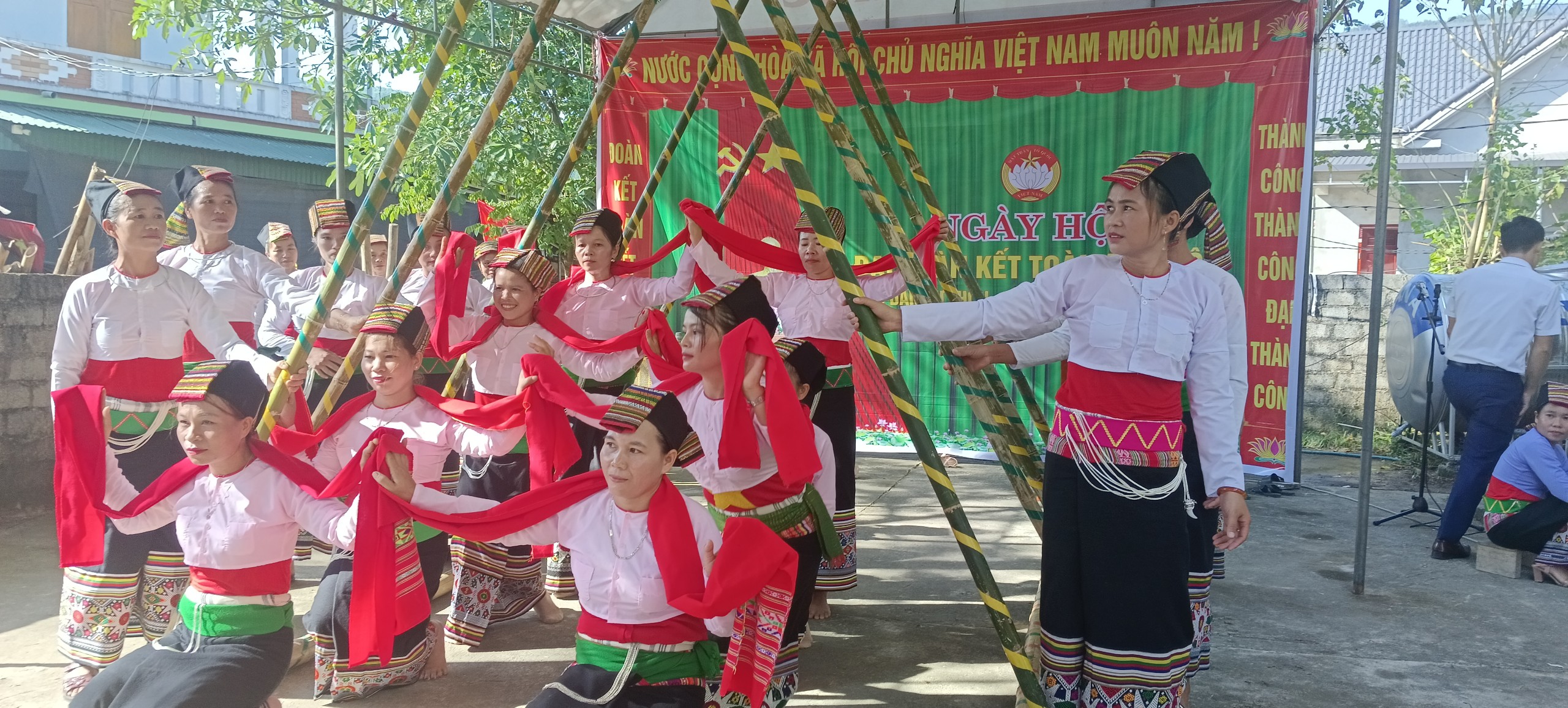 NGÀY HỘI ĐẠI ĐOÀN KẾT TOÀN DÂN TỘC KHU DÂN CƯ THÔN KHA
