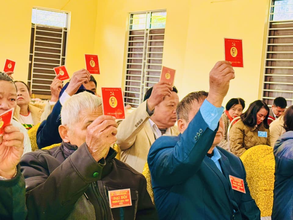 ĐẠI HỘI CHI BỘ ĐIỂM THÔN TƯỢNG PHONG XÃ THẠCH TƯỢNG