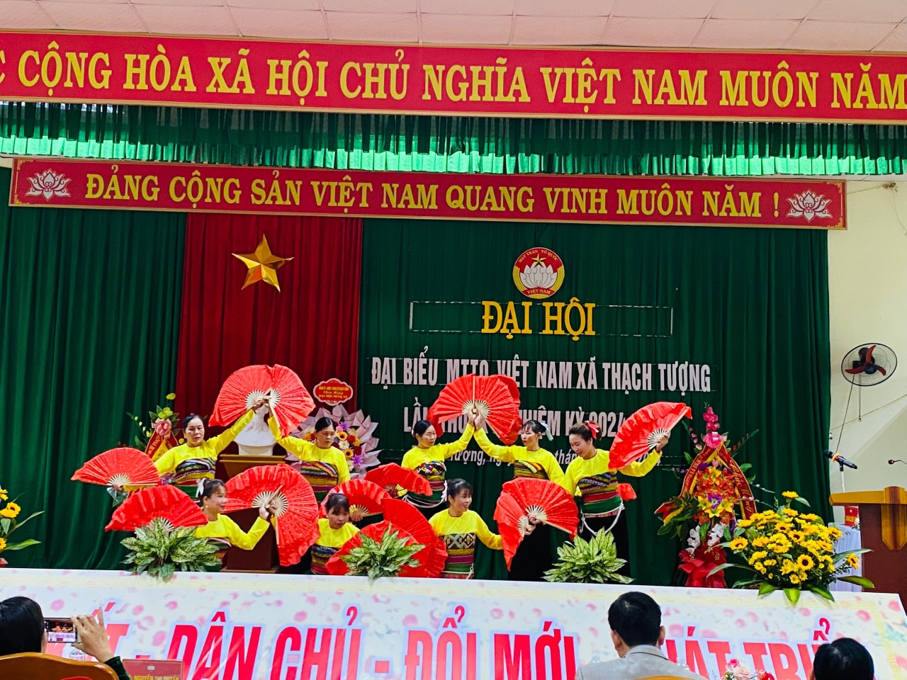 văn nghệ MTTQ.jpg
