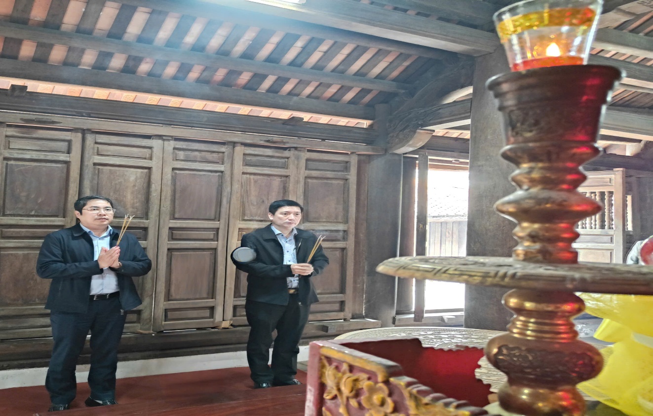 https://yendinh.thanhhoa.gov.vn/portal/Photos/2024-12-24/12ef36a982d3d31d%E1%BA%A3nh%20d%C5%A9ng%20d%C3%A2ng%20h%C6%B0%C6%A1ng.jpg