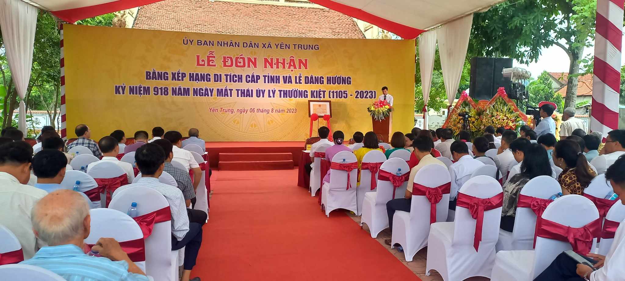 Sáng 06/8/2023 tại thôn Thọ Lọc xã Yên Trung, Đảng ủy, HĐND,UBND, UBMTTQ xã Yên Trung long trọng tổ chức Lễ đón nhận bằng xếp hạng Di tích cấp tỉnh đền thờ Thái úy Lý Thường Kiệt và kỷ niệm 918 năm (1105-2023) ngày mất của Ngài