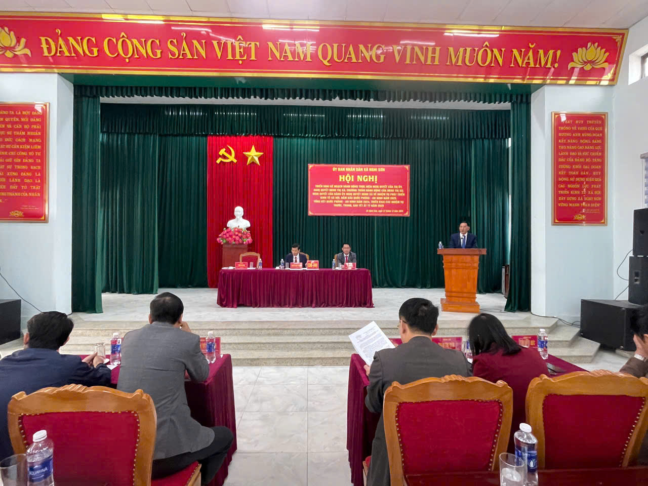 Anh-tin-bai