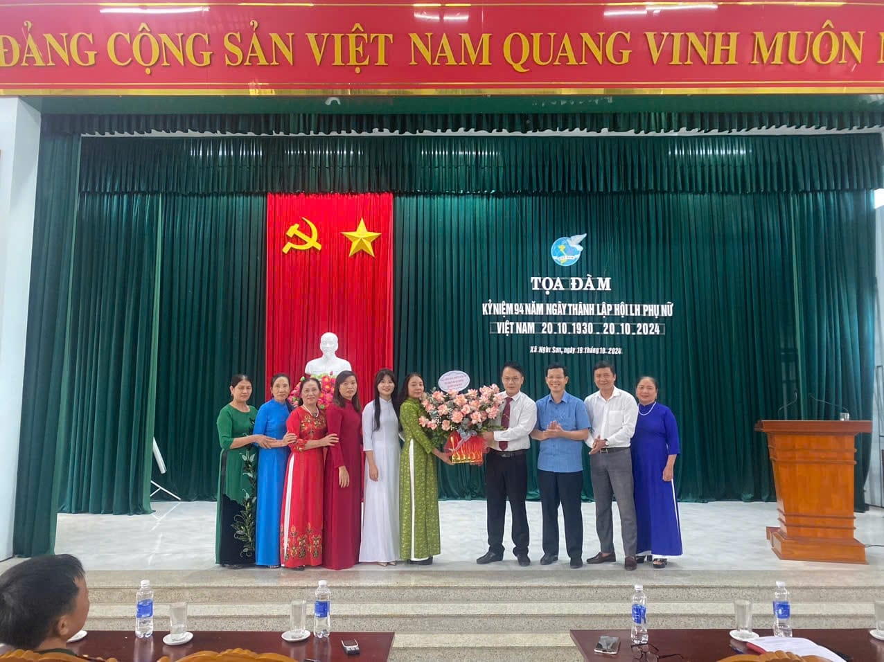 Anh-tin-bai
