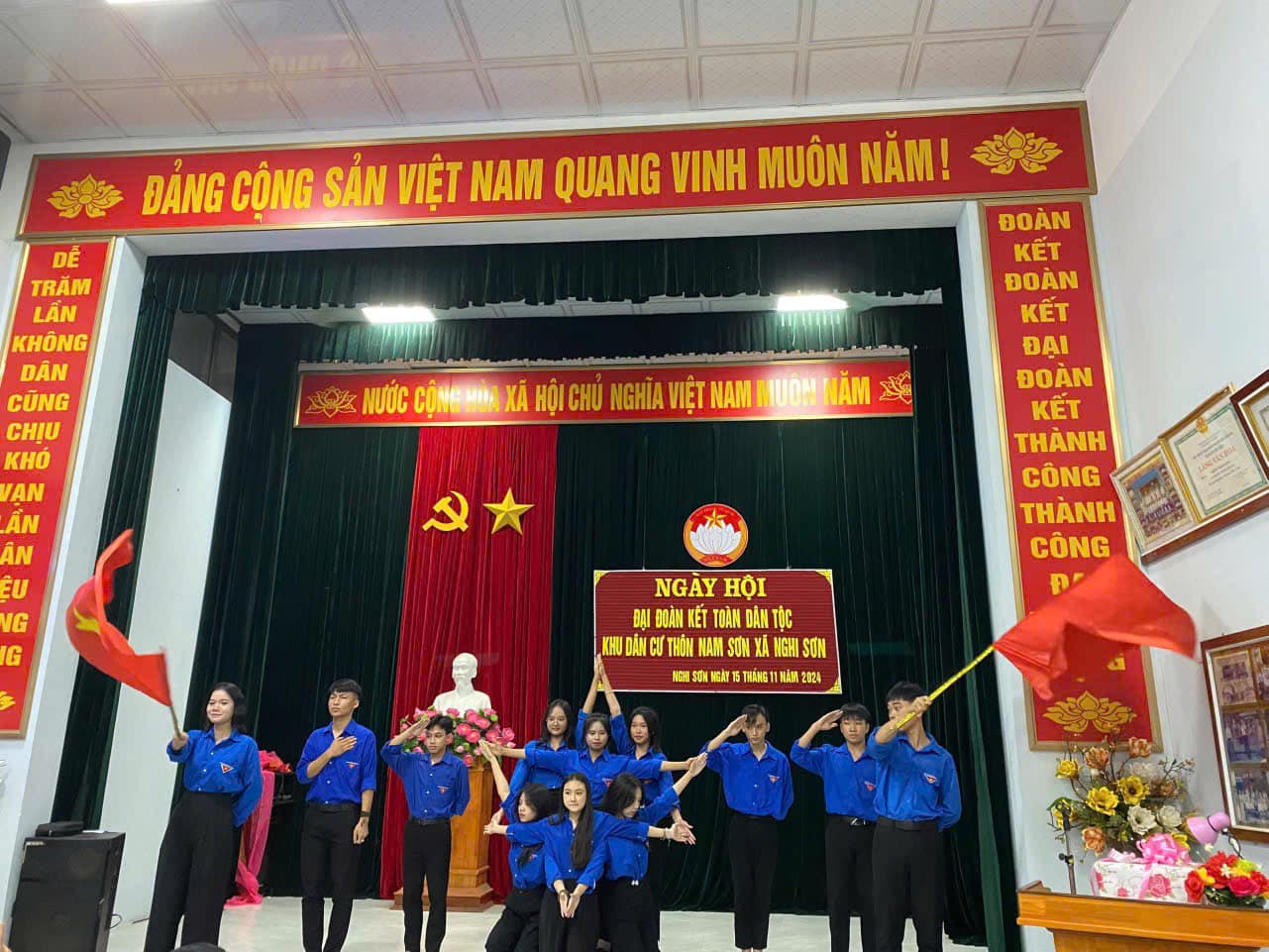 Anh-tin-bai