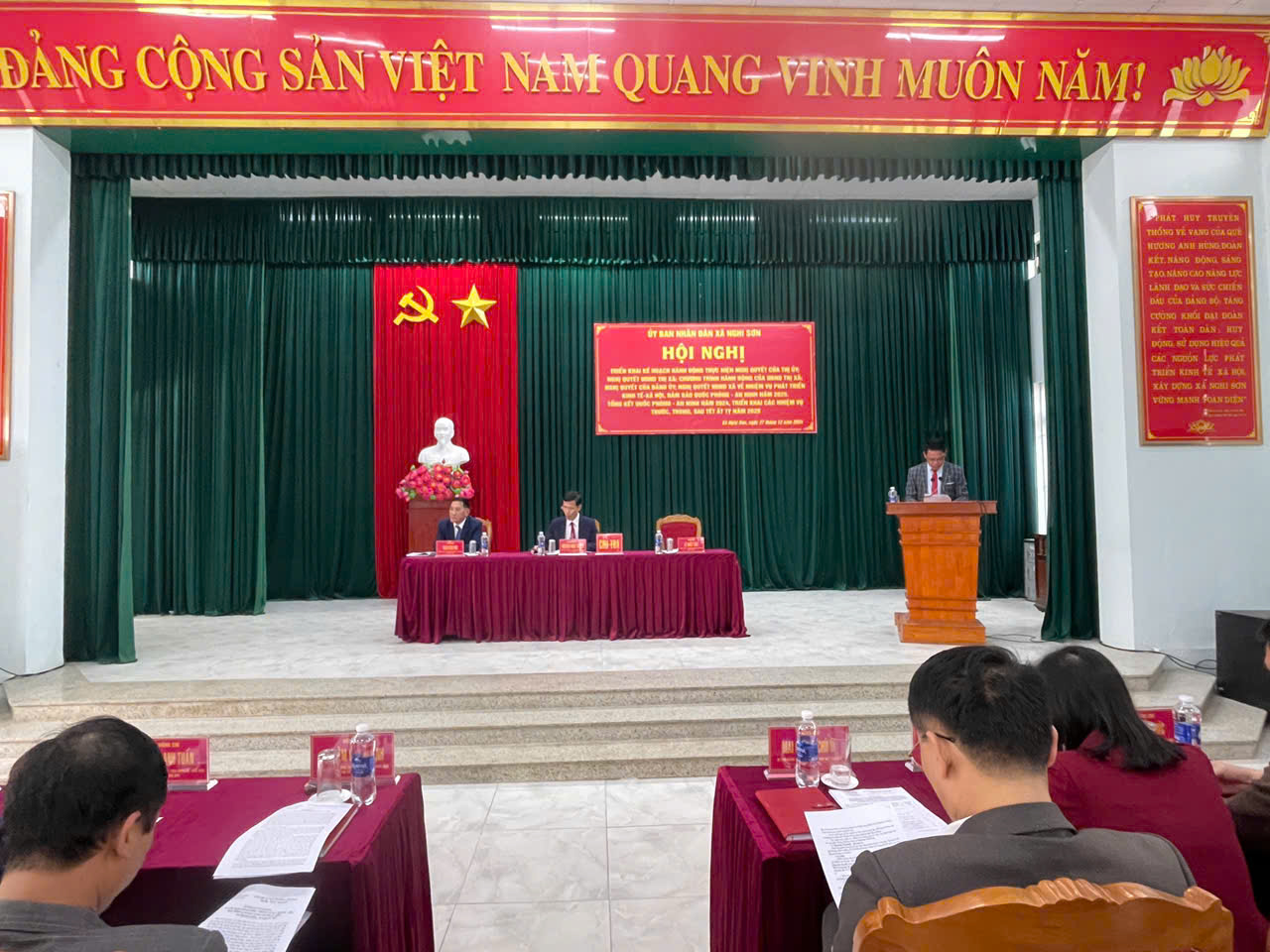 Anh-tin-bai