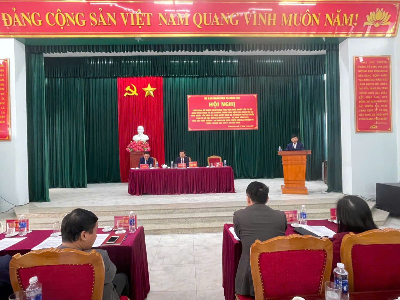Anh-tin-bai