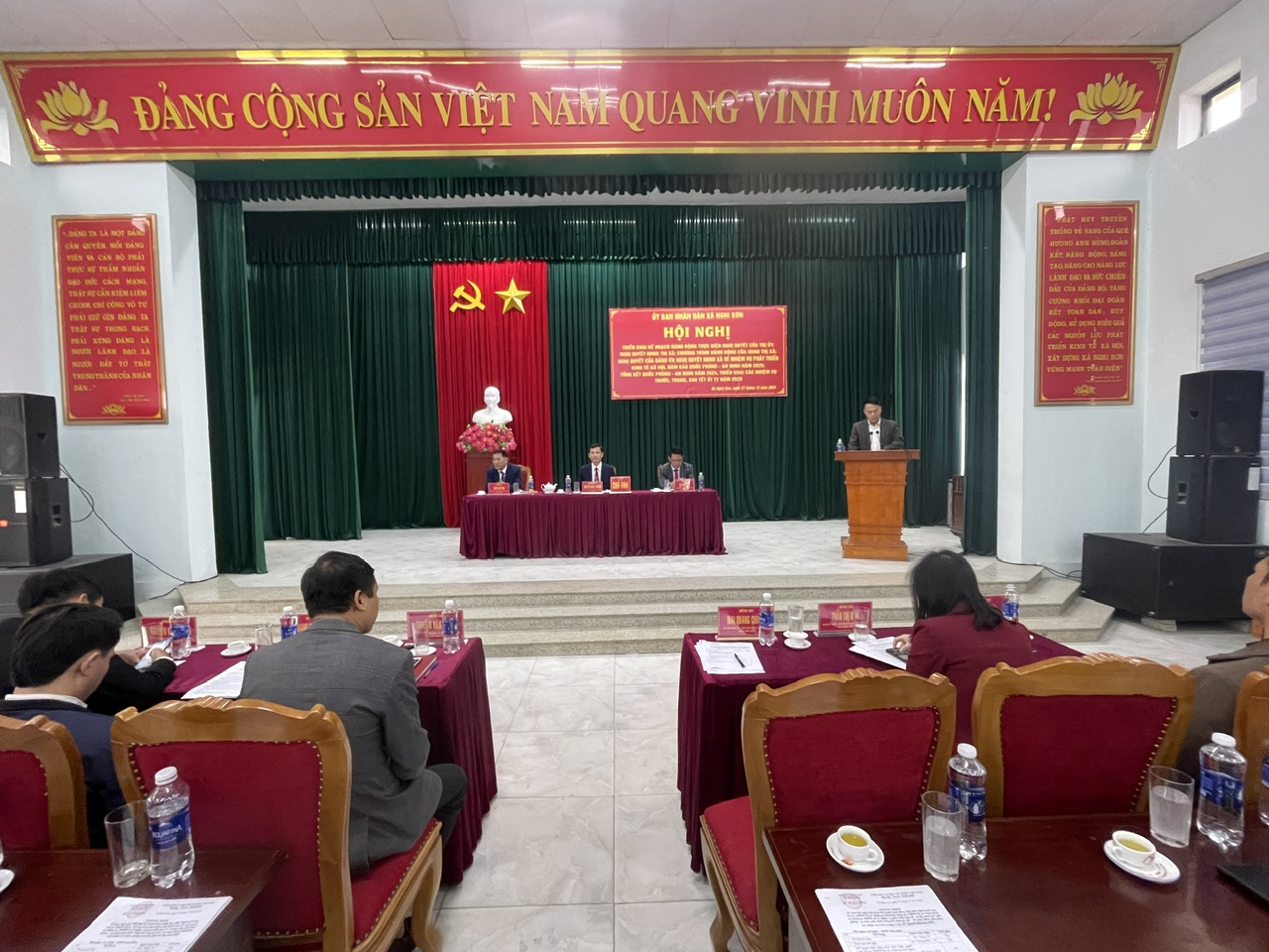 Anh-tin-bai