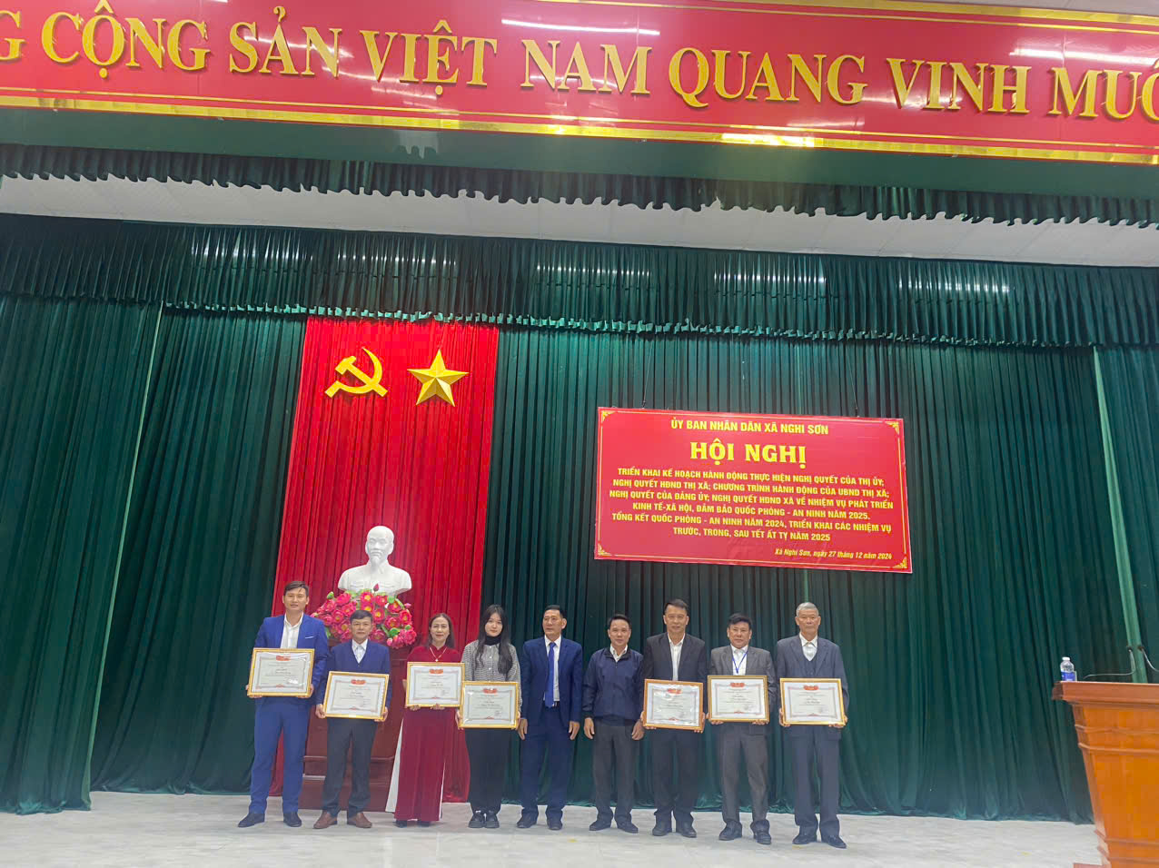 Anh-tin-bai