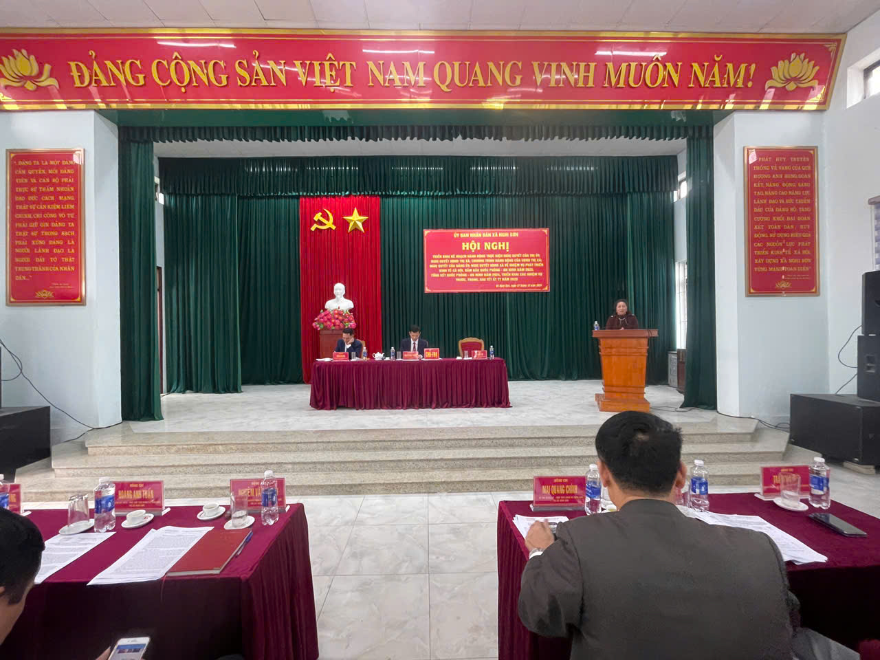 Anh-tin-bai