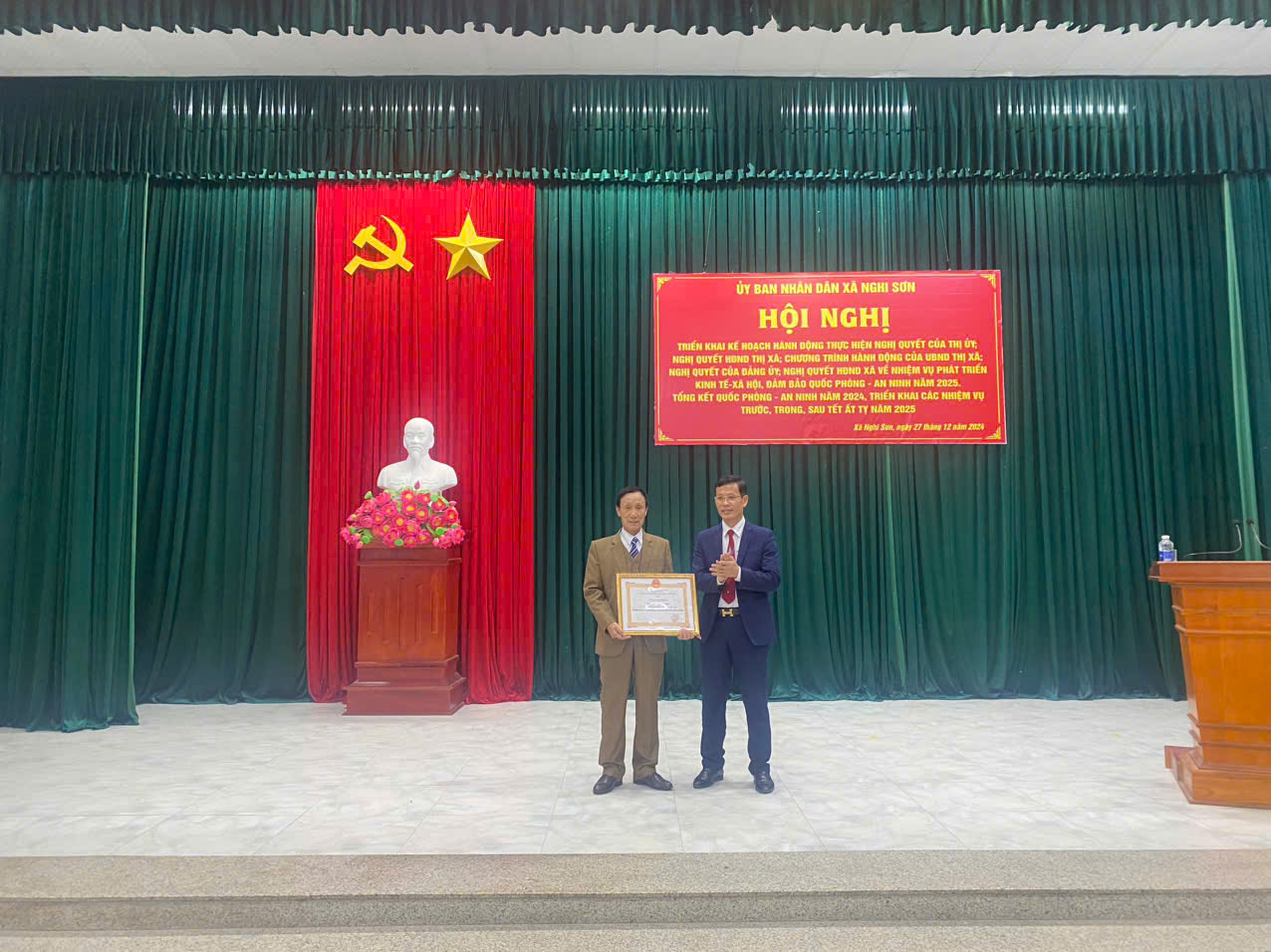Anh-tin-bai