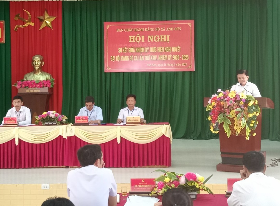 ĐẲNG BỘ XÃ ANH SƠN SƠ KẾT GIỮA NHIỆM KỲ 2020-2025