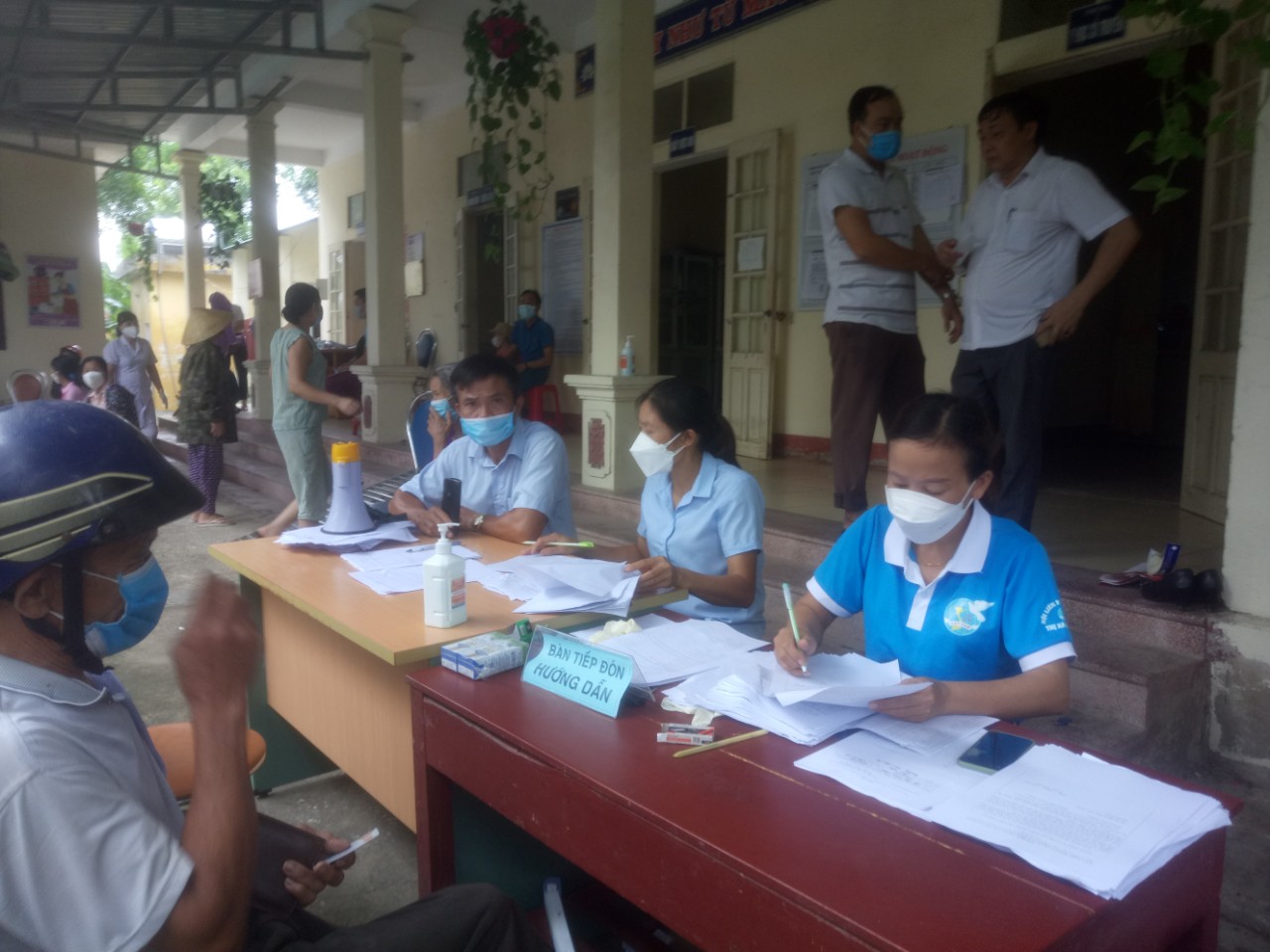 hình ảnh tiêm phòng covidt 1.jpg