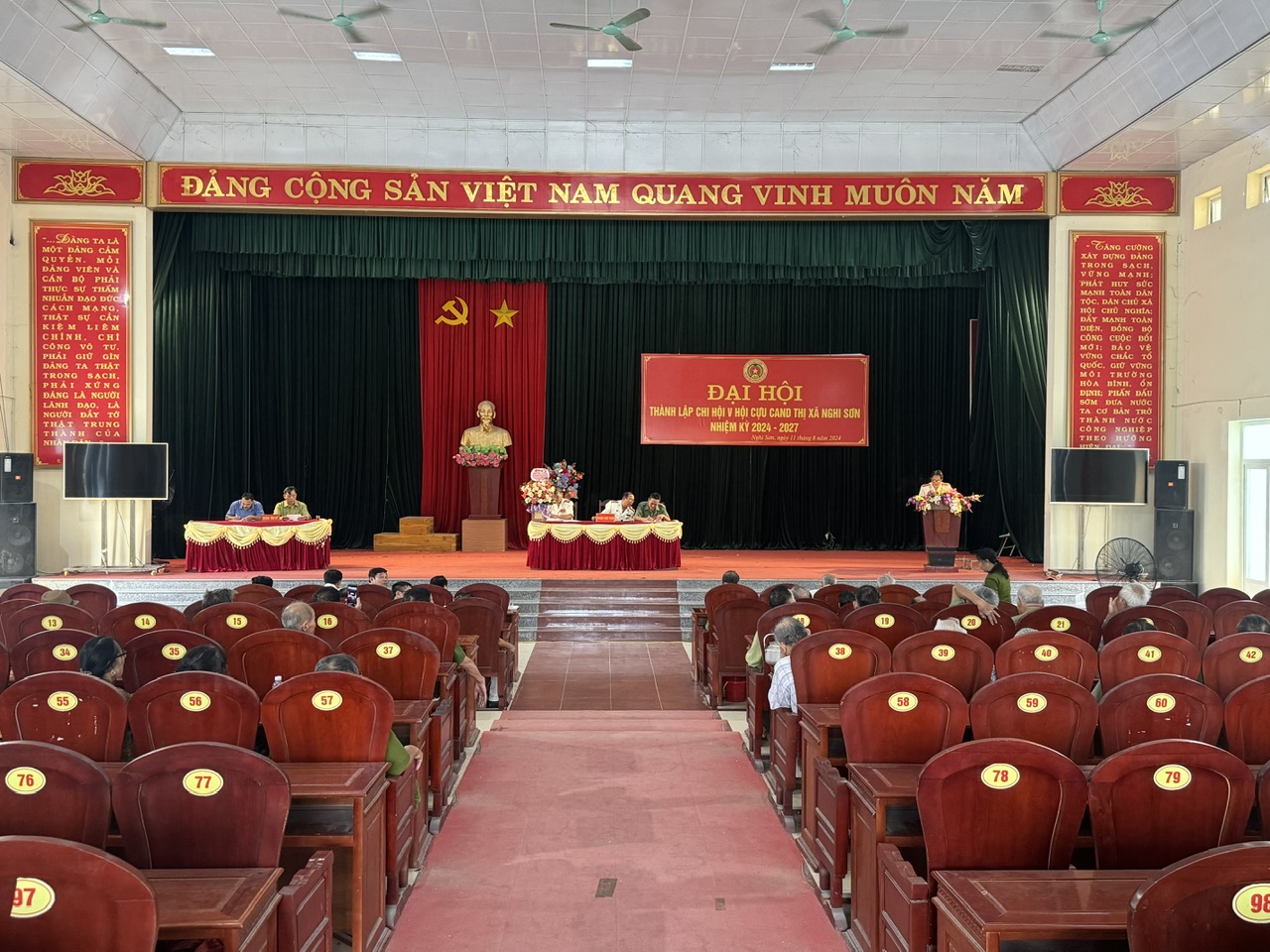 quang cảnh.jpg