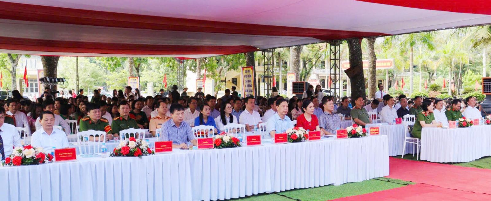 đại biểu.jpg