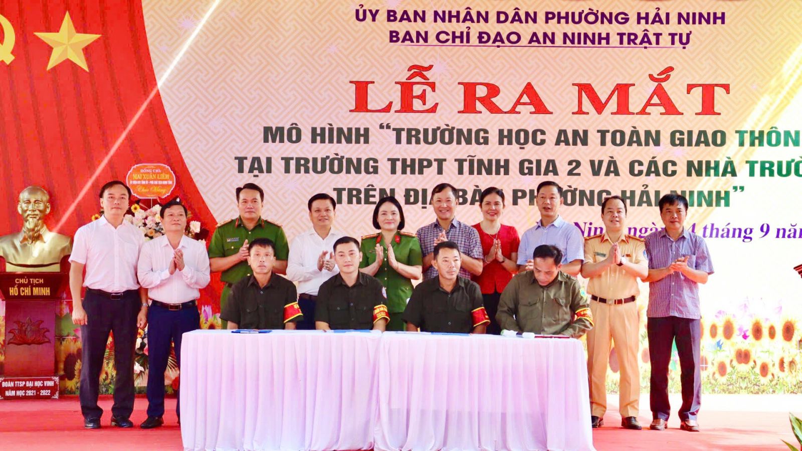 Ký cam kết.jpg