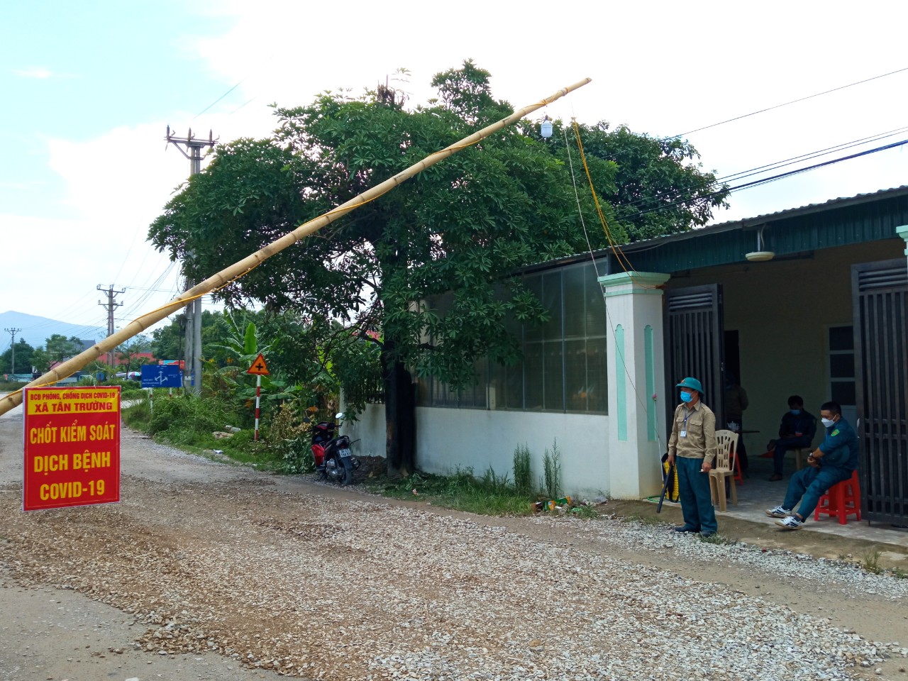 Hướng dẫn thủ tục di chuyển qua các chốt kiểm soát người ra, vào địa bàn các huyện, thị xã, thành phố đang áp dụng biện pháp giãn cách xã hội