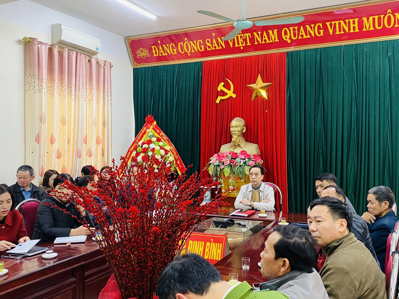 Định Binh tổ chức Hội nghị trực tuyến; bồi dưỡng, cập nhật kiến thức chuyên đề “Phát triển khoa học, công nghệ, đổi mới sáng tạo và chuyển đổi số”