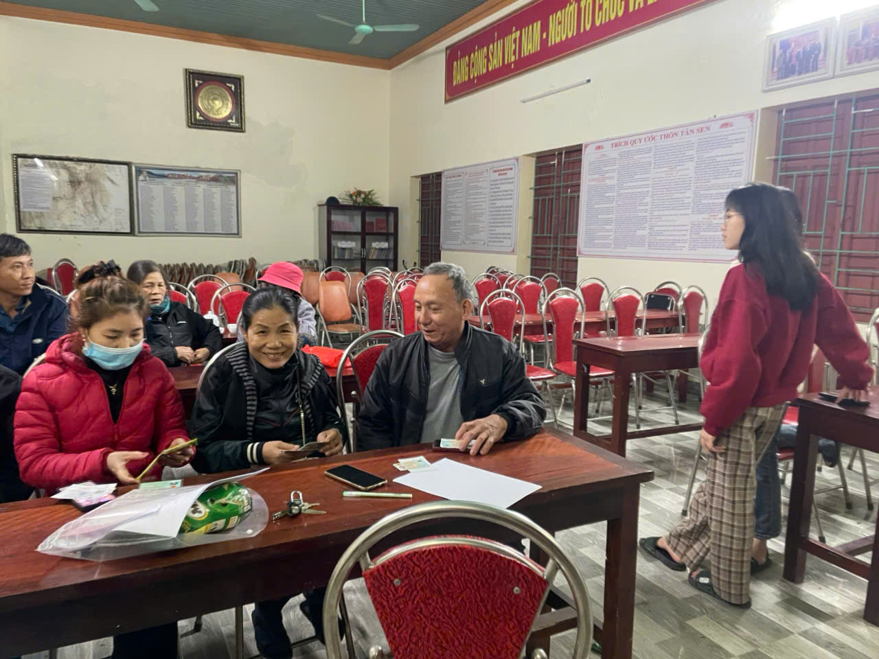 C:\Users\Van Hoa\Desktop\Tân Sen.jpg