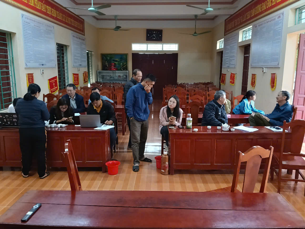 C:\Users\Van Hoa\Desktop\Kênh Khê.jpg
