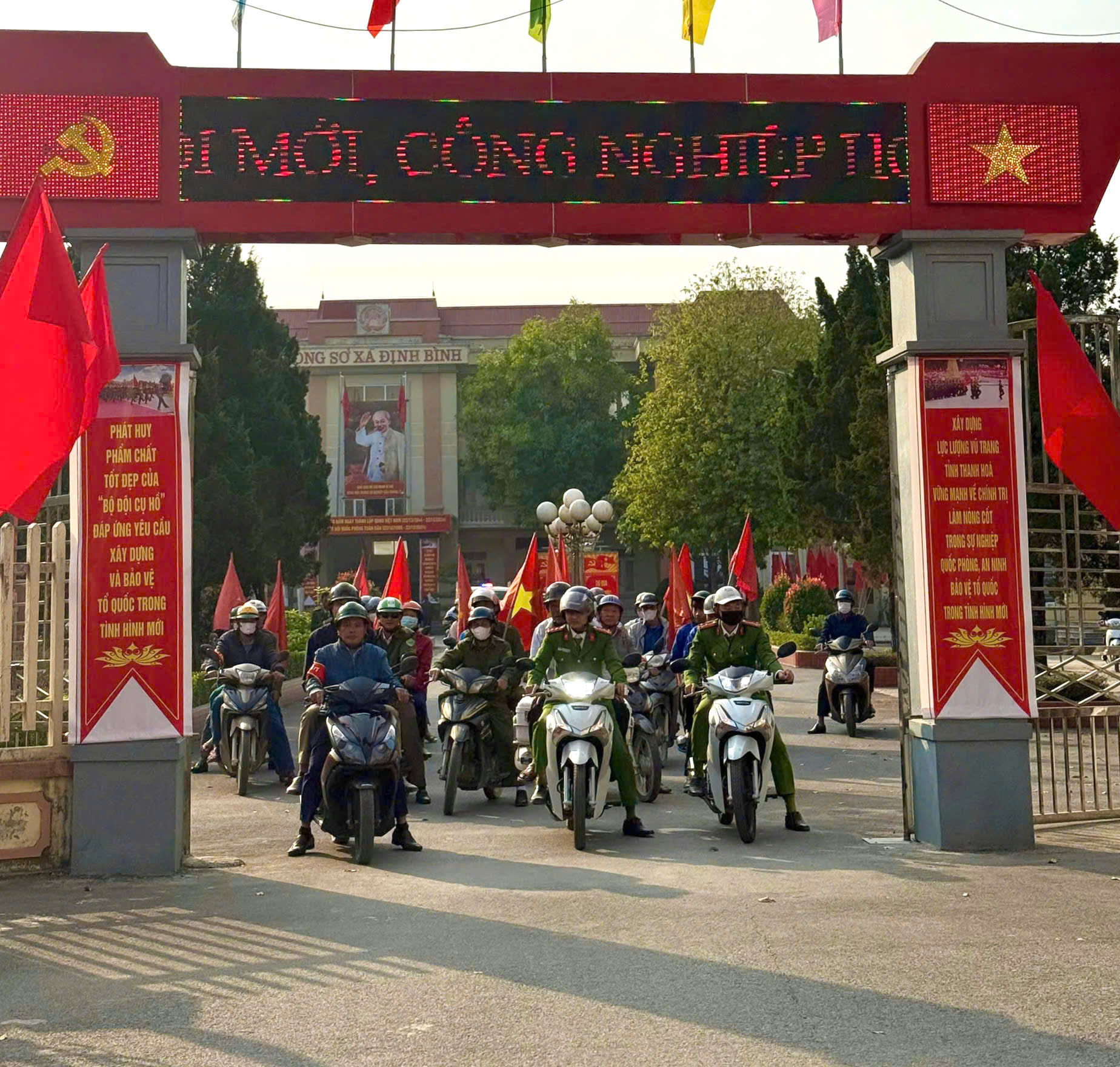 Định Bình ra quân tuyên truyền ANTT và xã không có ma túy